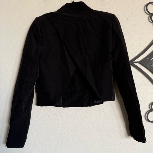 AWARE by VERO MODA Aria Black Cropped Blazer w/ Open Back - NEW w/ TAGS - Picture 2 of 5